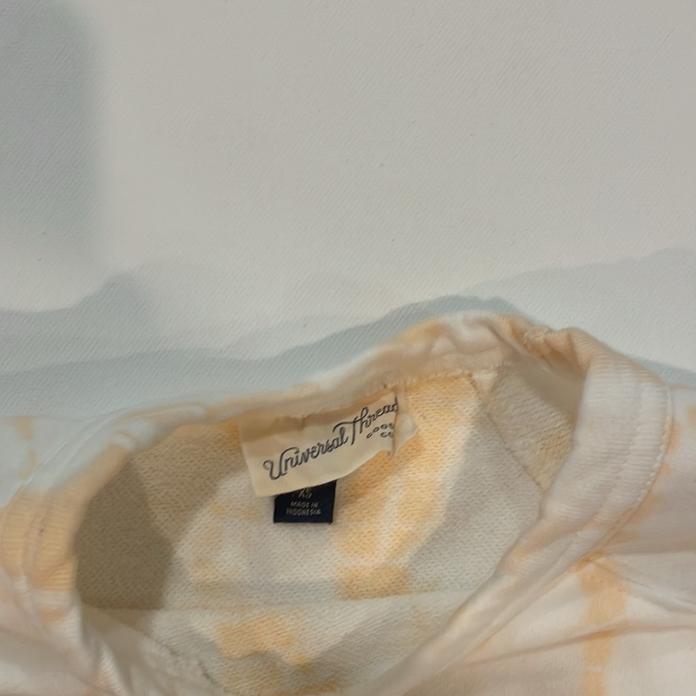 Universal Threads Target Crewneck - image 2